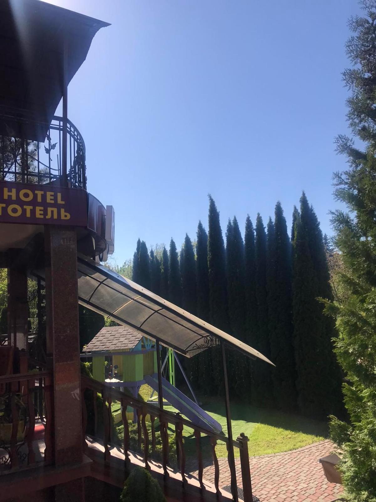 Hotel Red Stone Truskavec' Esterno foto