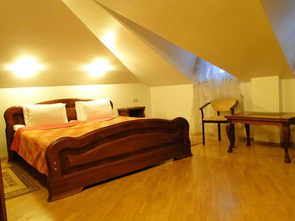 Hotel Red Stone Truskavec' Esterno foto