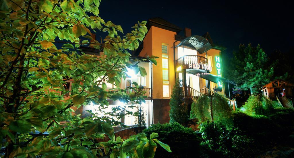 Hotel Red Stone Truskavec' Esterno foto