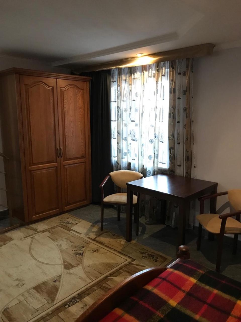 Hotel Red Stone Truskavec' Esterno foto